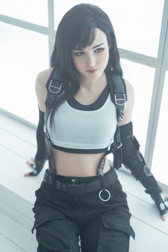 俄妹人气COSER：《FF7RE》性感蒂法简直人间尤物 Facebook-第1张