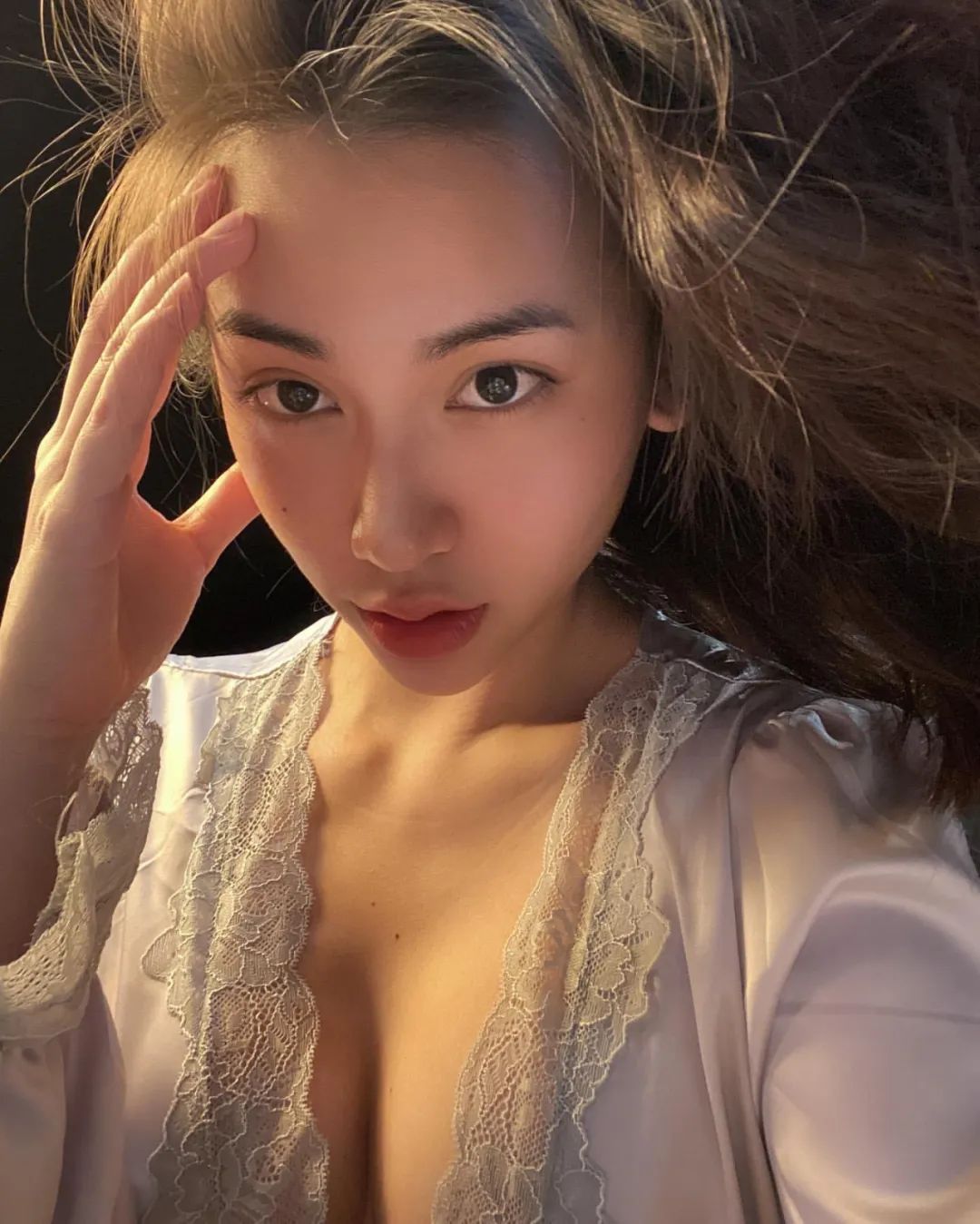 腰细腿长的越南妹妹，穿上旗袍让网友直呼顶不住 Facebook-第12张