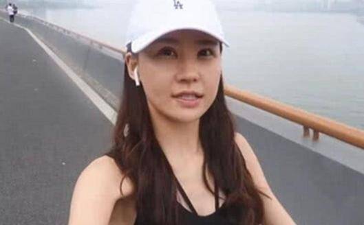 网红温婉真人长什么样？看到素面朝天的她，网友：啥也不是 