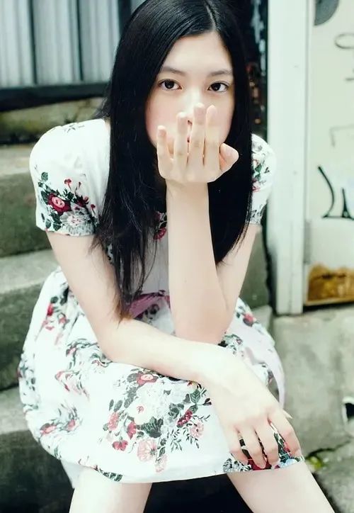 95后日本精致美女三吉彩花：成熟冷艳御姐脸，男女通杀 Facebook-第7张