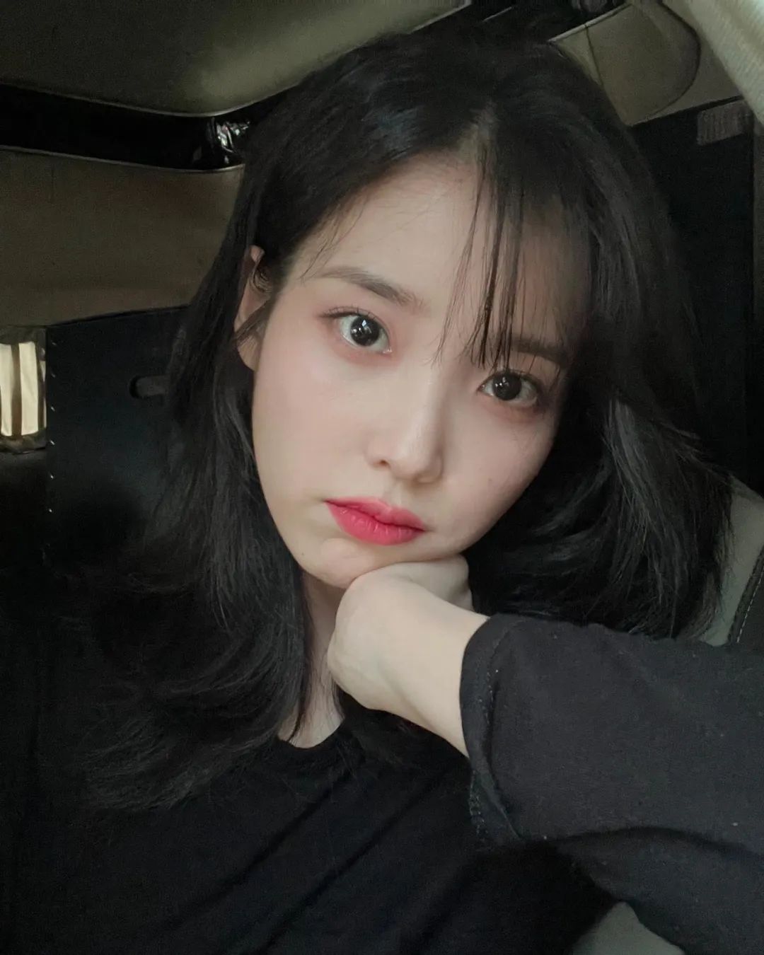 李知恩（IU）近日INS美图 珠宝造型超靓丽 Facebook-第1张