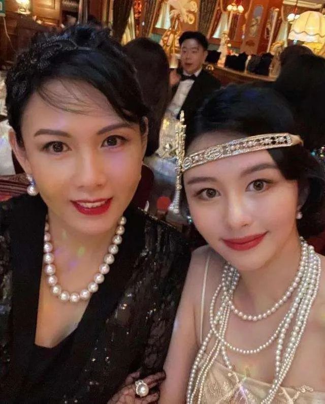 网红邱淑贞女儿，星二代沈月 Facebook-第21张