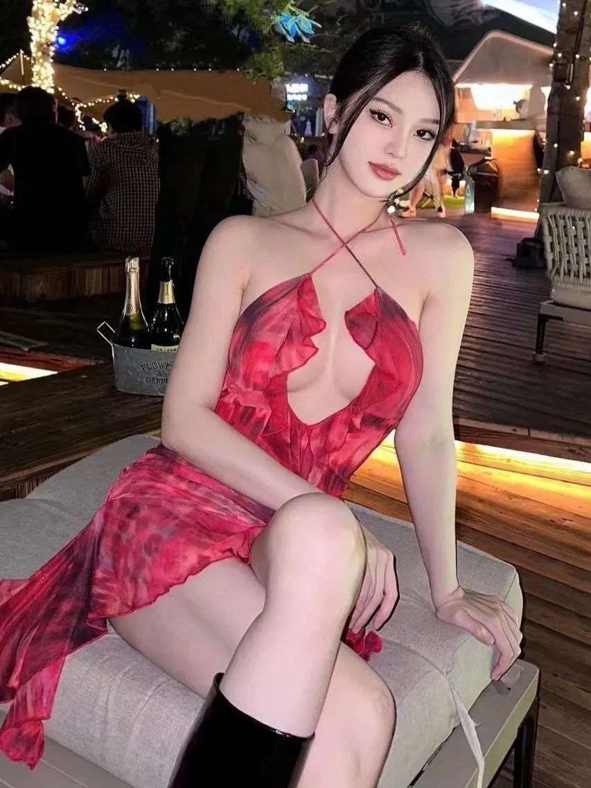 INS美女| 国内网红chrissylii_，黑丝御姐范的富贵千金 Instagram-第14张