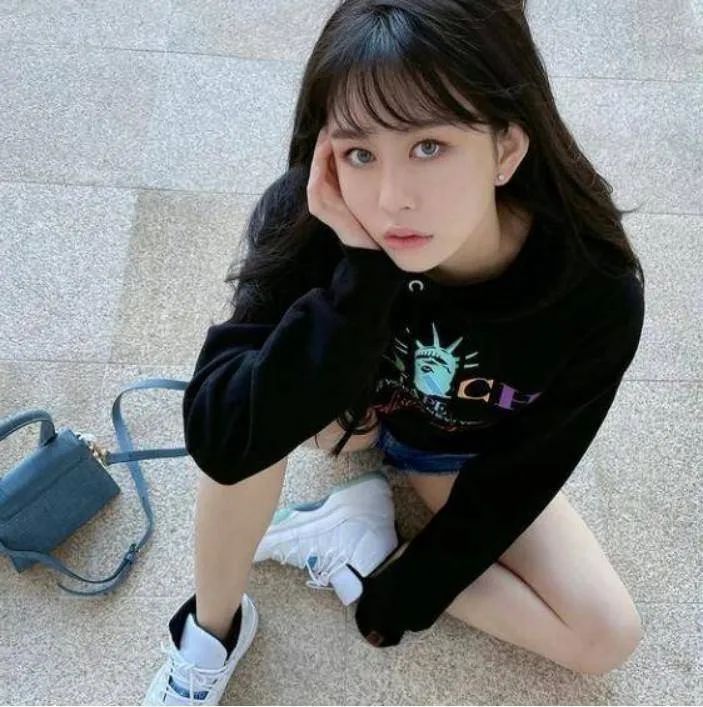 网红邱淑贞女儿，星二代沈月 Facebook-第18张