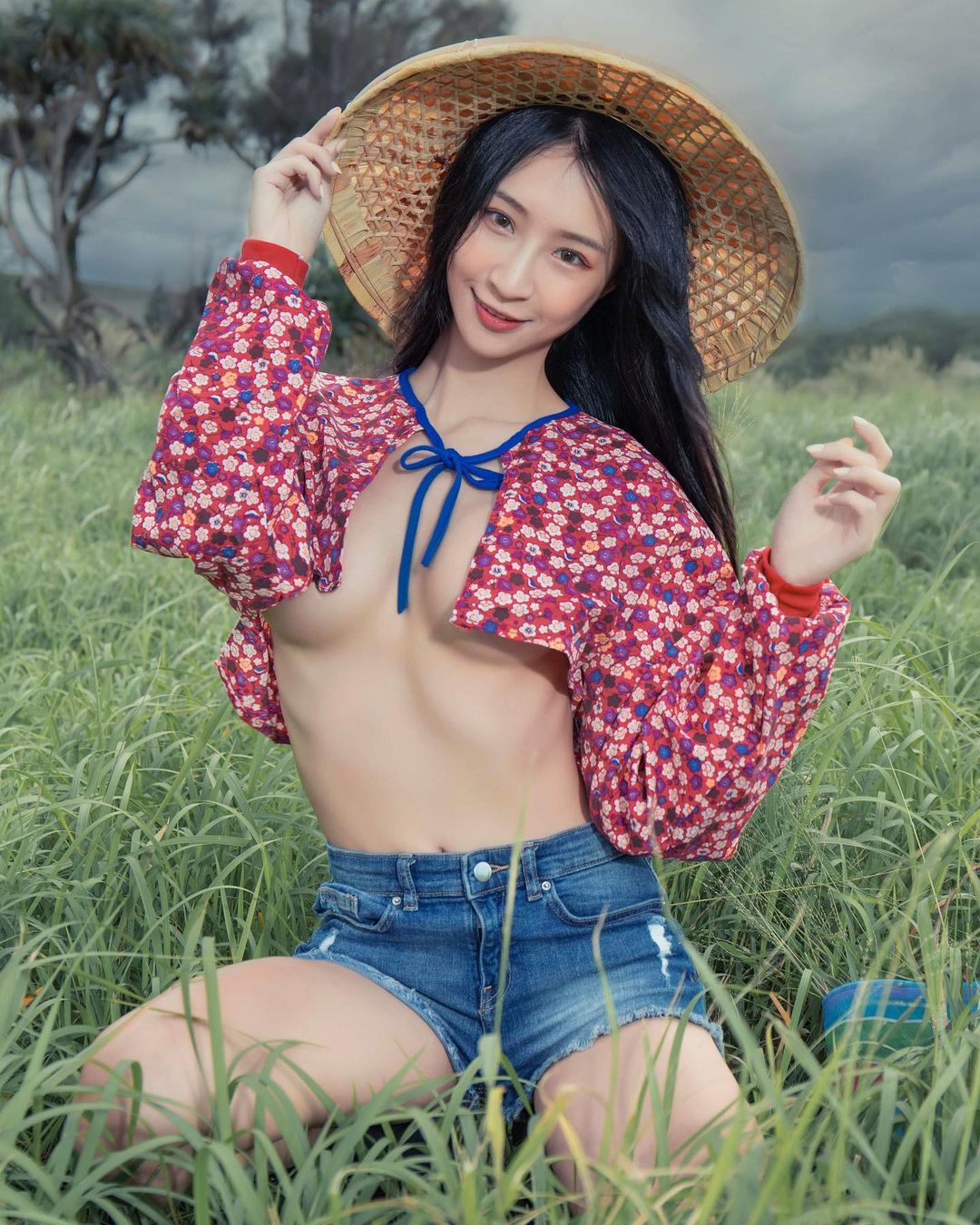 最美村姑小采缇Sunny上身掏空，美乳细腰冲击小镇！ Facebook-第2张