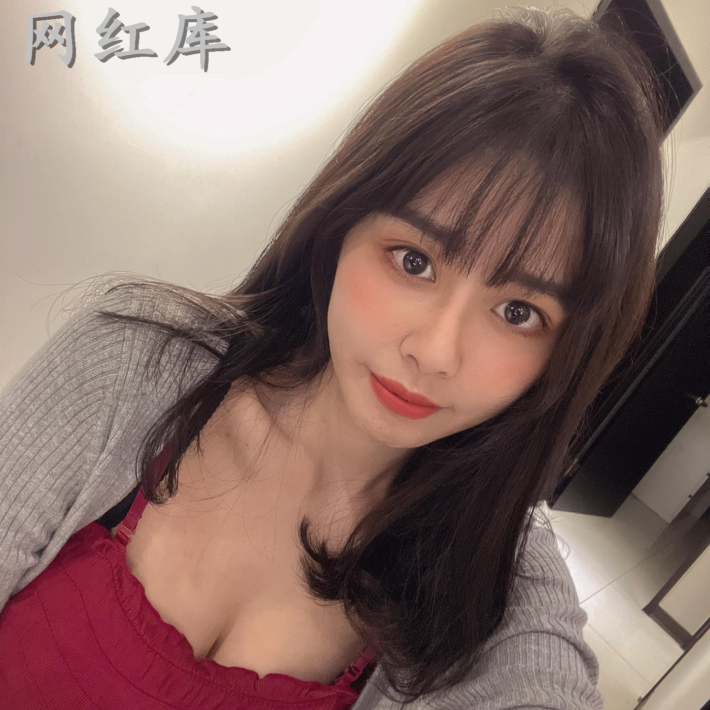 女友系女神豆子颜值身材都超棒啊！白嫩肌肤超可口，甜美又犯规！