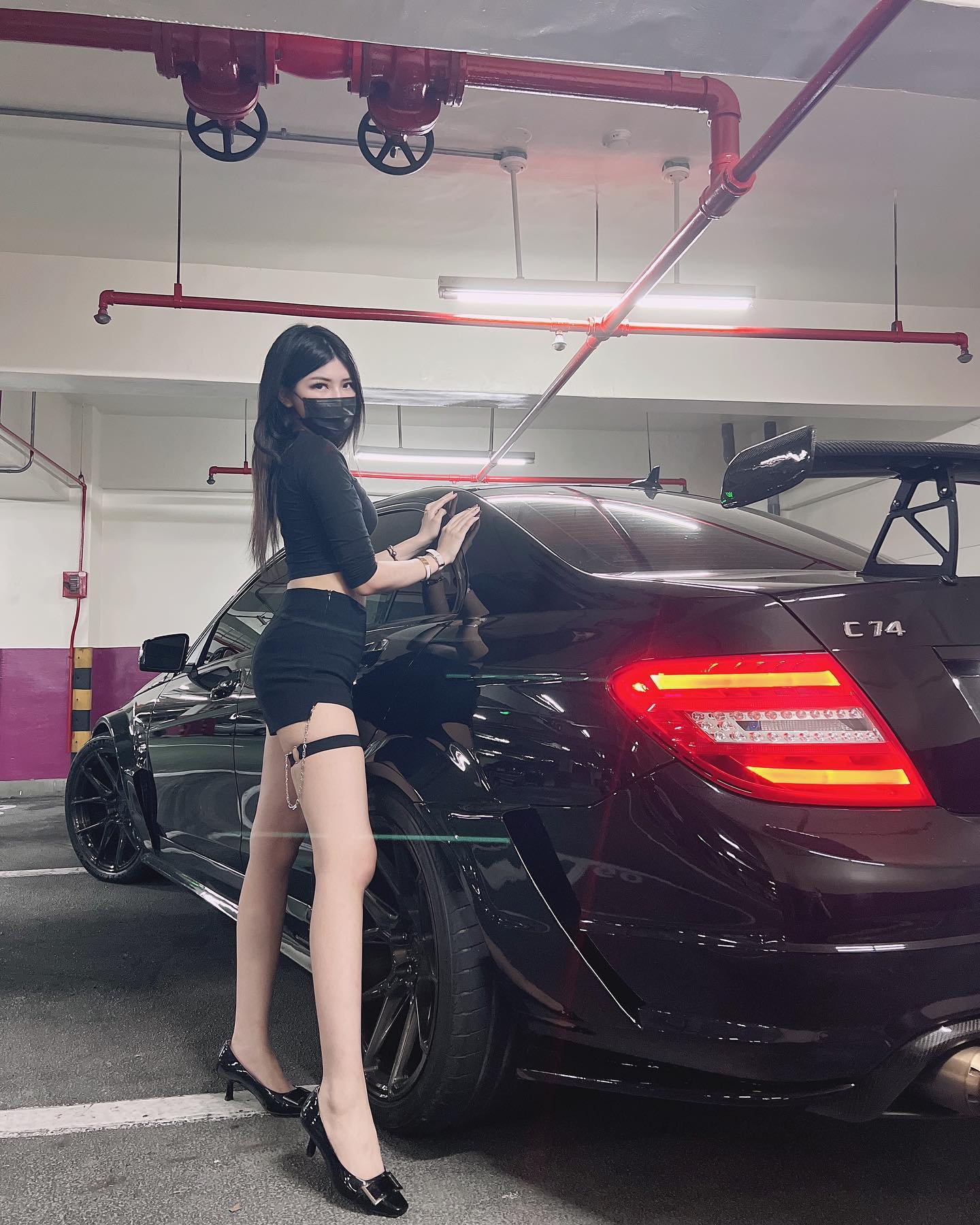 冷艳女友湘湘自主上车，逆天美腿让人想直接绑回家！ Facebook-第2张